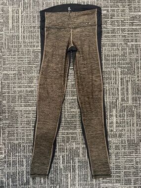 GapFit brown and black leggings with zipper pocket on the back Size XS #activewe